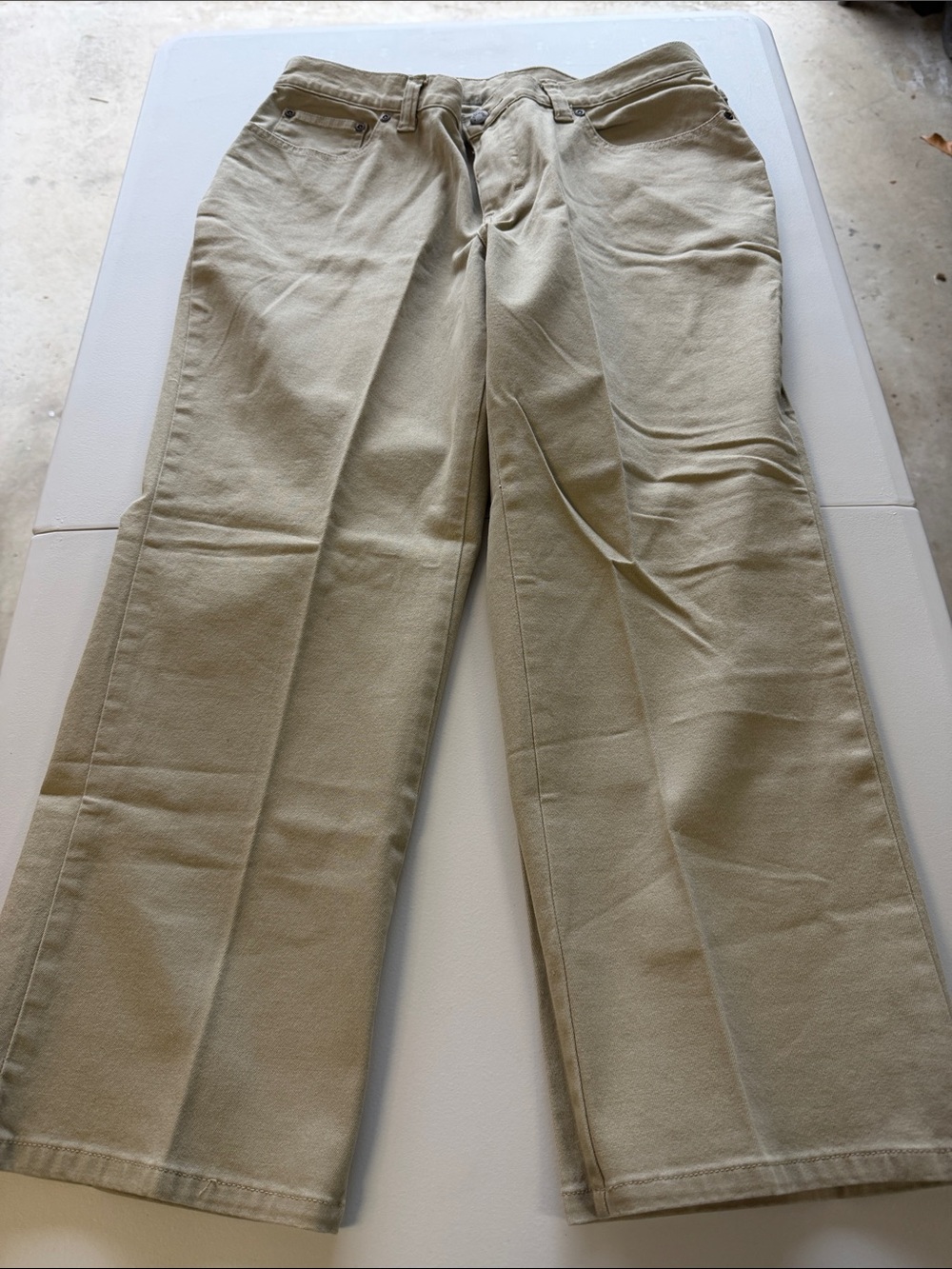 Woman’s Lee Classic Straight-Leg Khaki jeans, Size 12